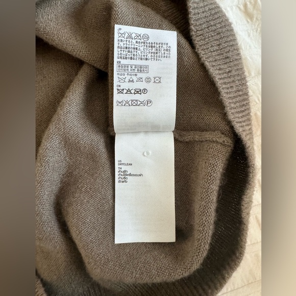 Uniqlo Mocha Cashmere V-neck Cardigan - Picture 5 of 8